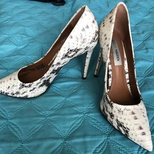 Steve Madden white faux snake skin heels